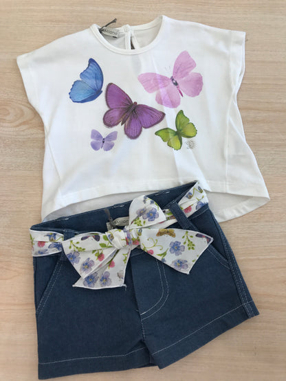 Completo Jo Milano in cotone t-shirt mezza manica con farfalle con pantalone corto con fascia con fiori