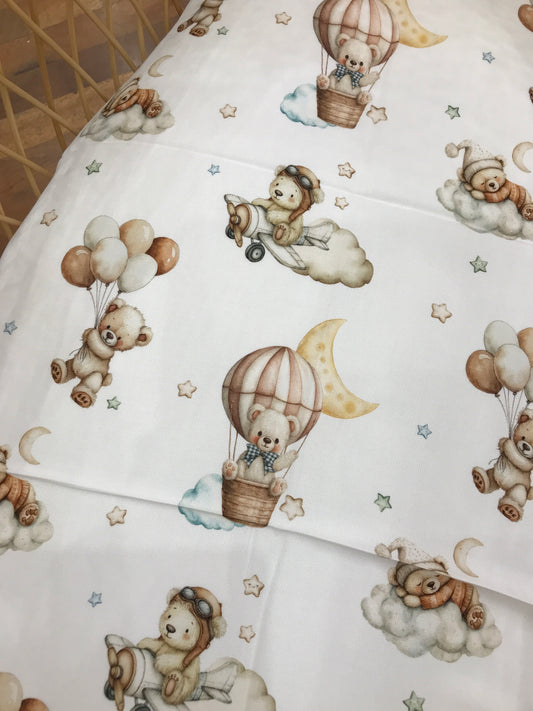 Mussola Nannafrufrù in cotone di bamboo di fondo panna con orsetti nei toni neutri con palloni e nuvolette