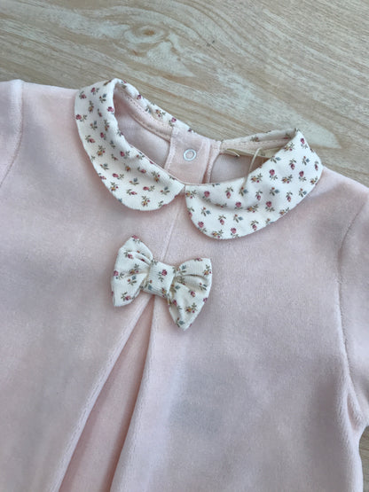 Tutina Baby Gi in ciniglia rosa antico intera con colletto e fiocchetto floreale anche sui piedini