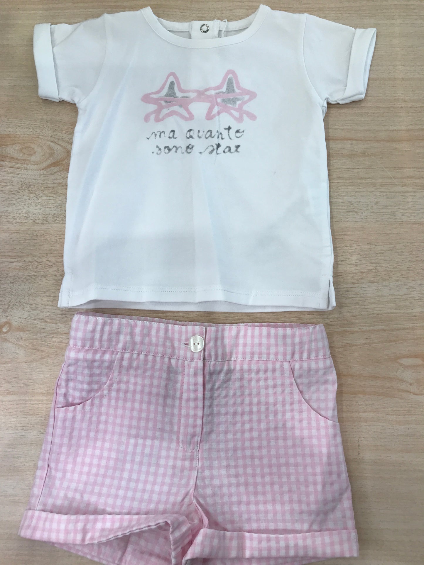 Completo Coccodè in cotone t-shirt mezza manica con decori con pantalone corto a quadretti rosa e bianchi