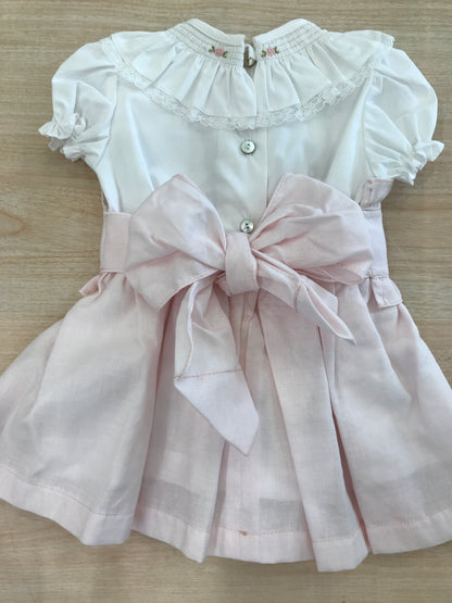 Abito Fofettes in cotone mezza manica a sbuffo con collo con rusche e rose ricamate con fascia in vita