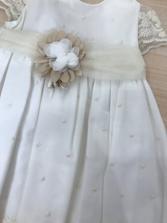 Abito Paz Rodriguez in cotone con strato in tulle smanicato con rusche rifinito in pizzo con fascia in vita con fiore