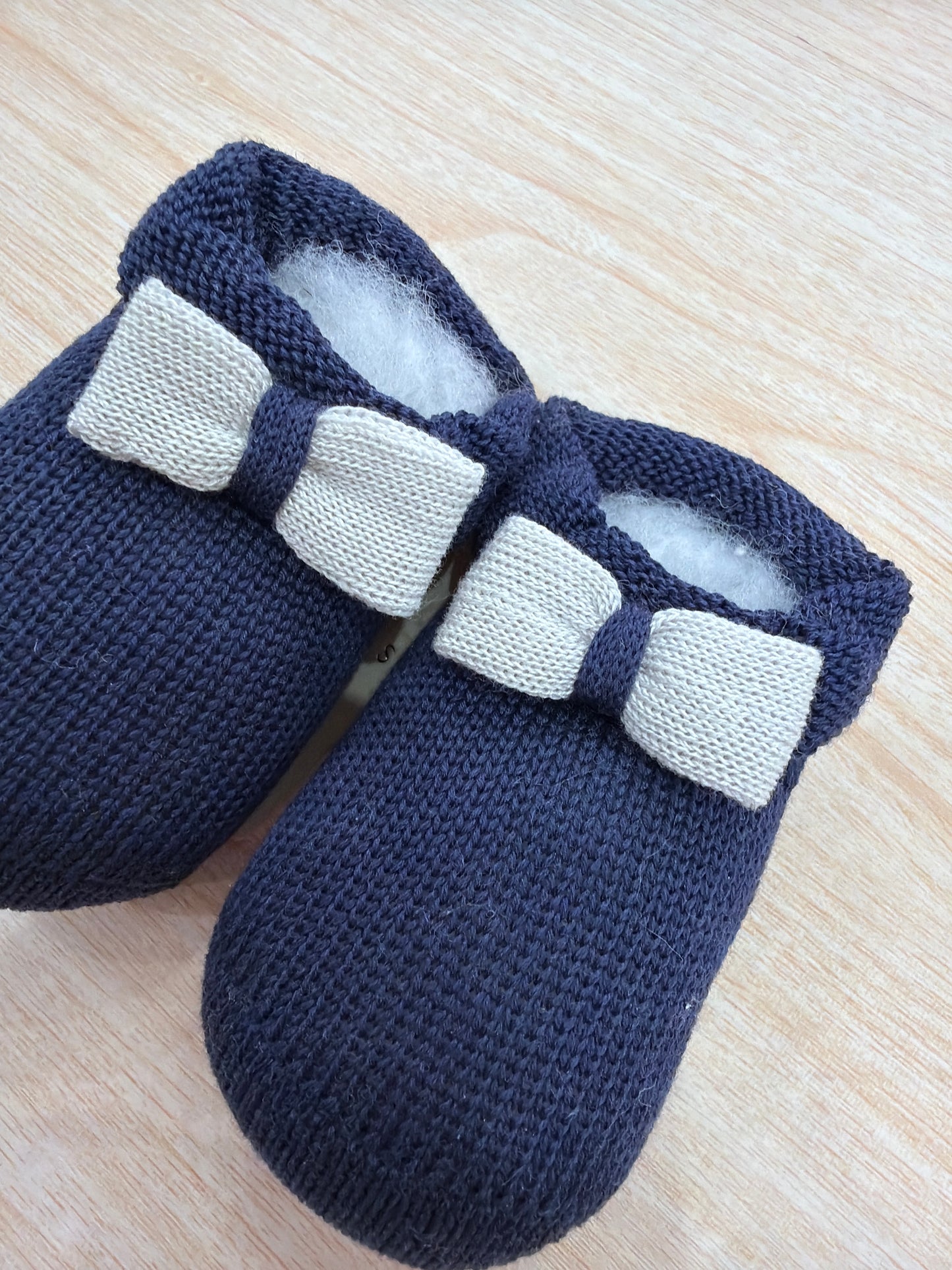 Babbucce Story Loris infilo blu scuro con fiocco grigio sul davanti