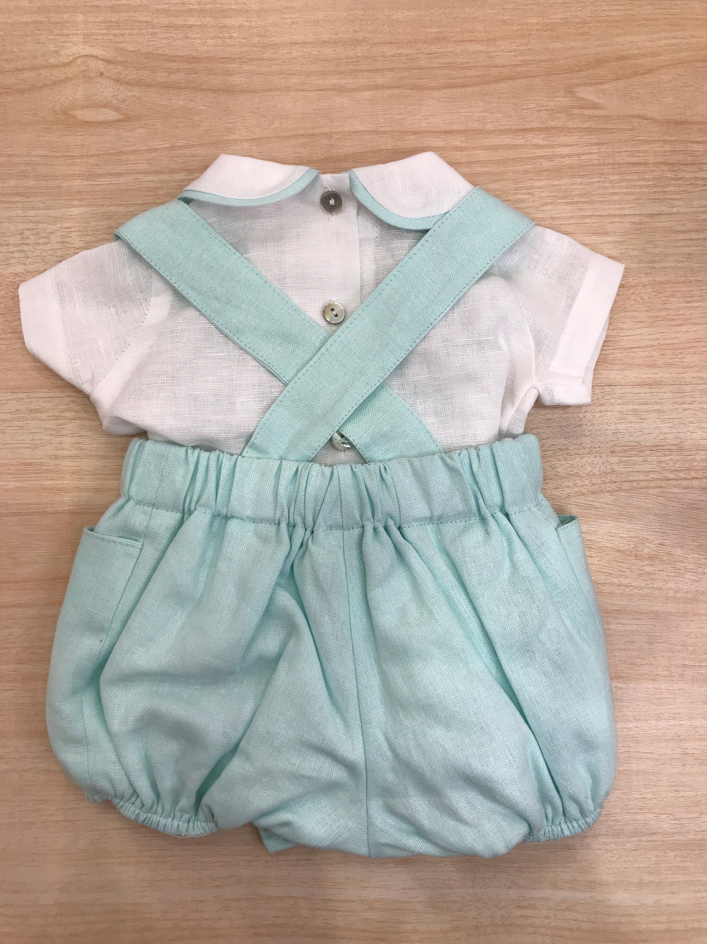 Completo Fofettes in cotone salopette con bretelle e camicia mezza manica con profilo e lavorazione di punto smock