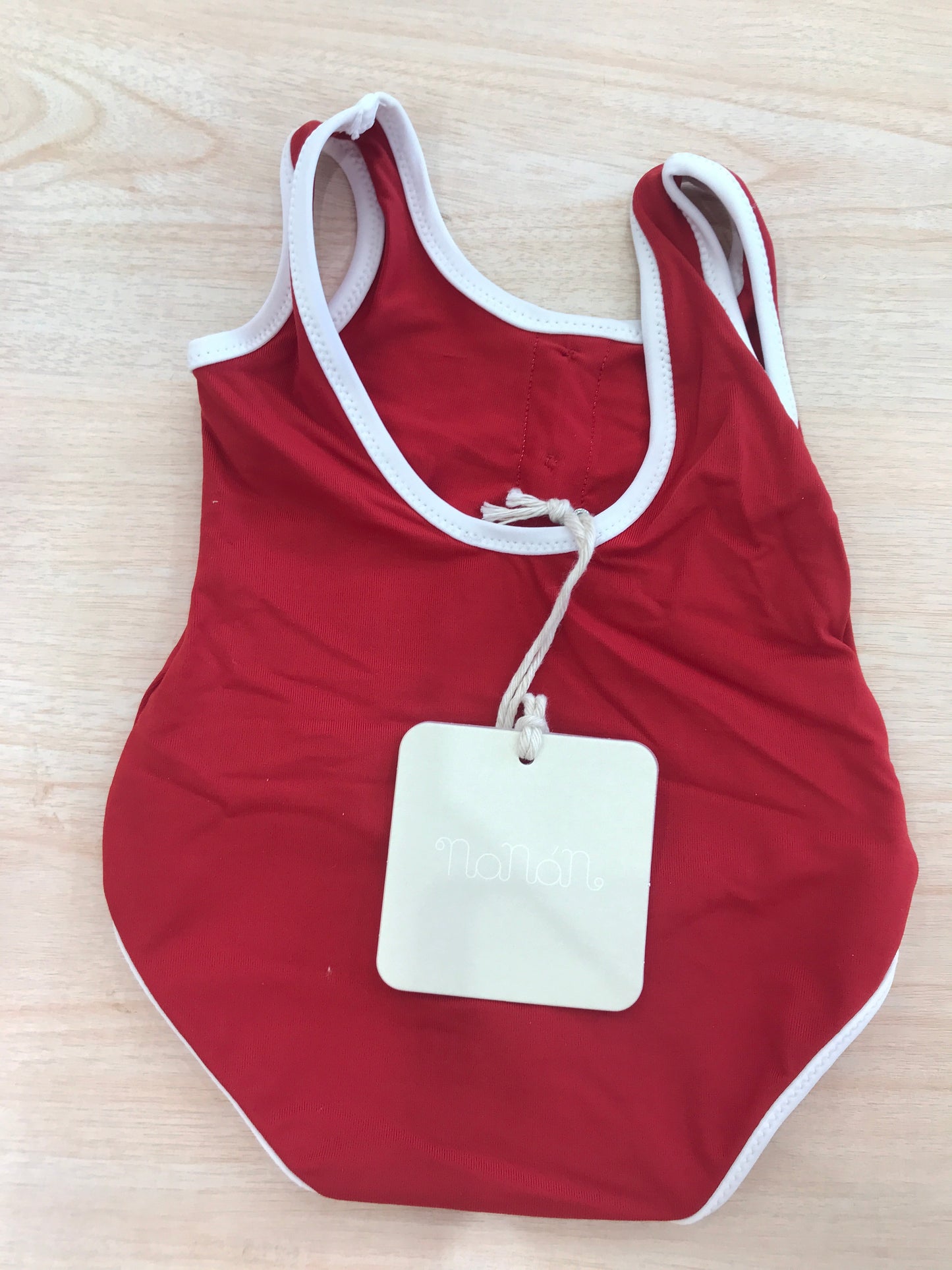 Costume Nanan intero rosso con rifiniture bianche con scollo sul retro