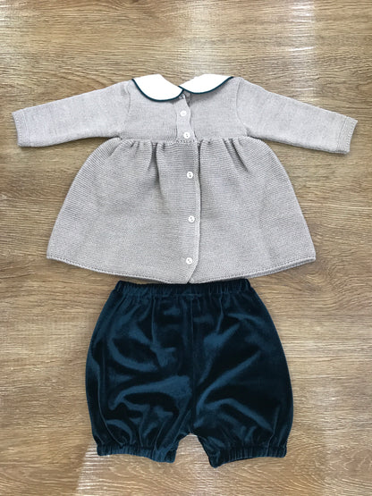 Tutina Baby Lord in lana due pezzi pantalone in velluto verde e dettaglio di fiocco in velluto sul davanti