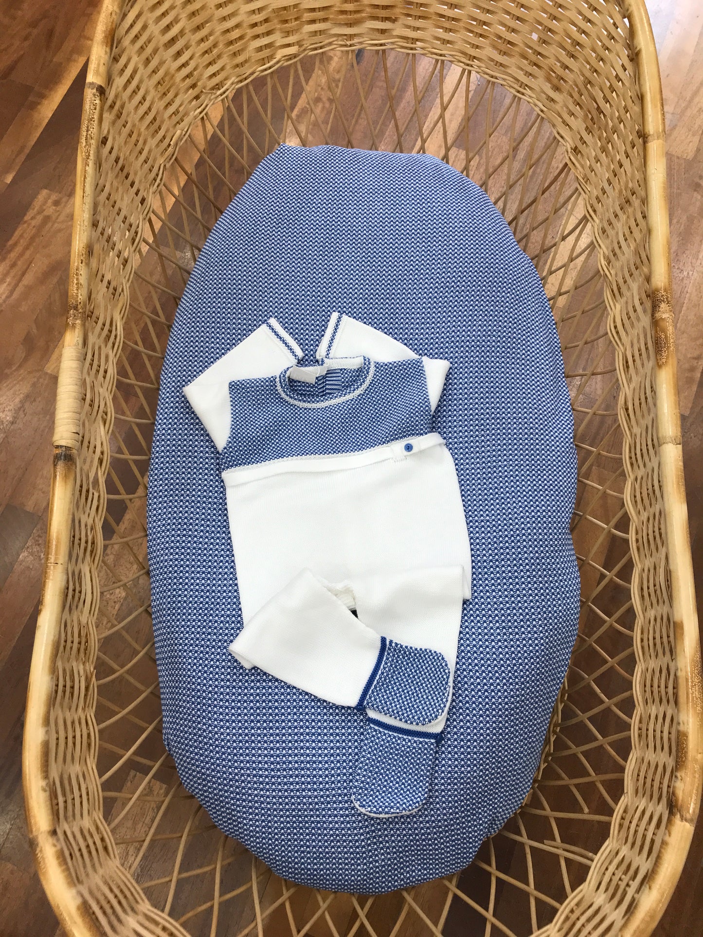 Coordinato nascita Paz Rodriguez in filo bluette e bianco tutina intera con piedini