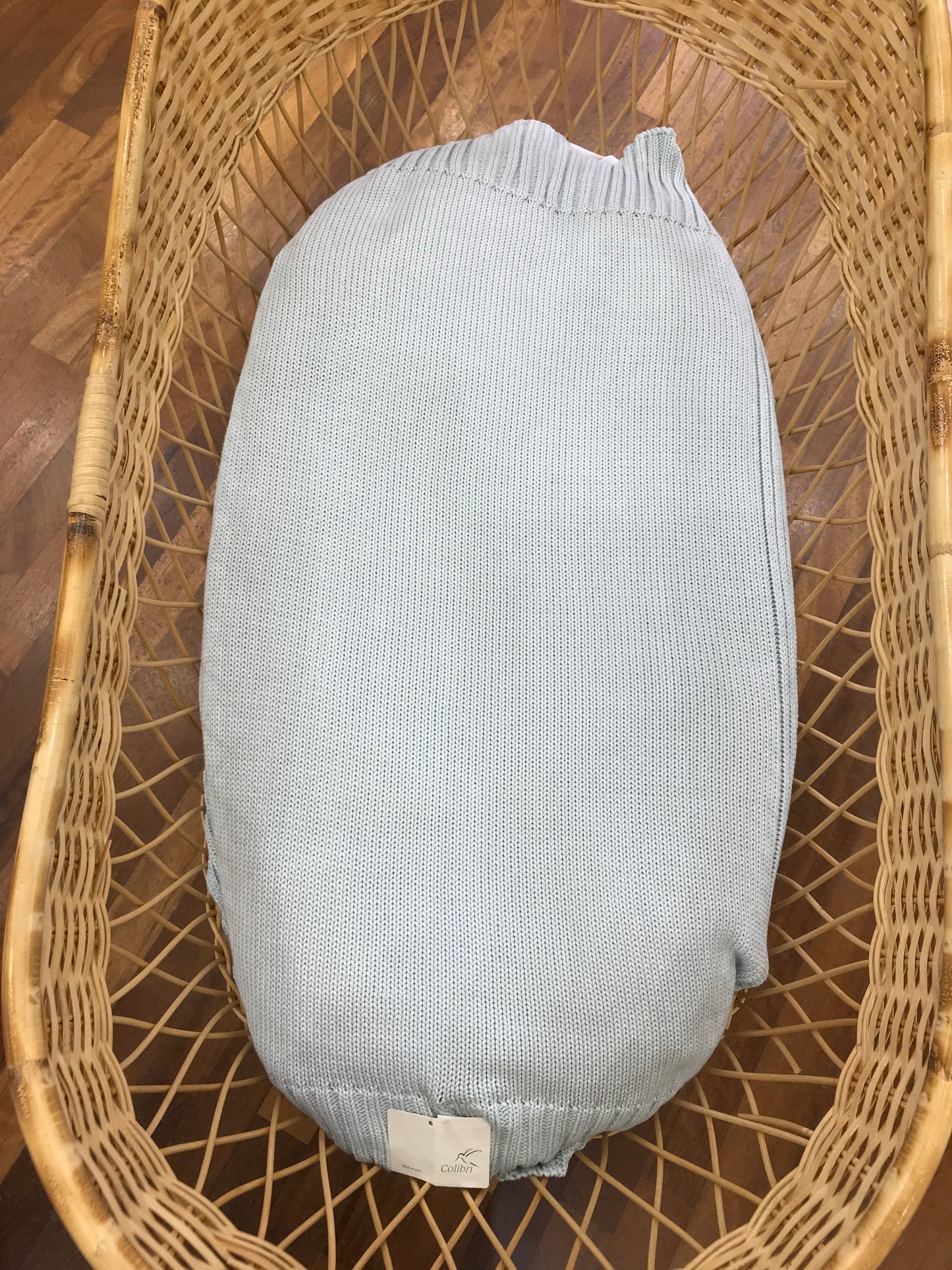 Coperta Colibrì in filo celeste con lavorazione a coste