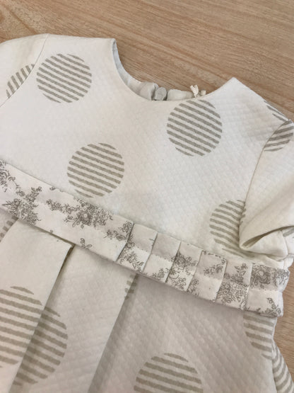 Abito Nanan in cotone panna a pois grigi con rusche in vita mezza manica con zip