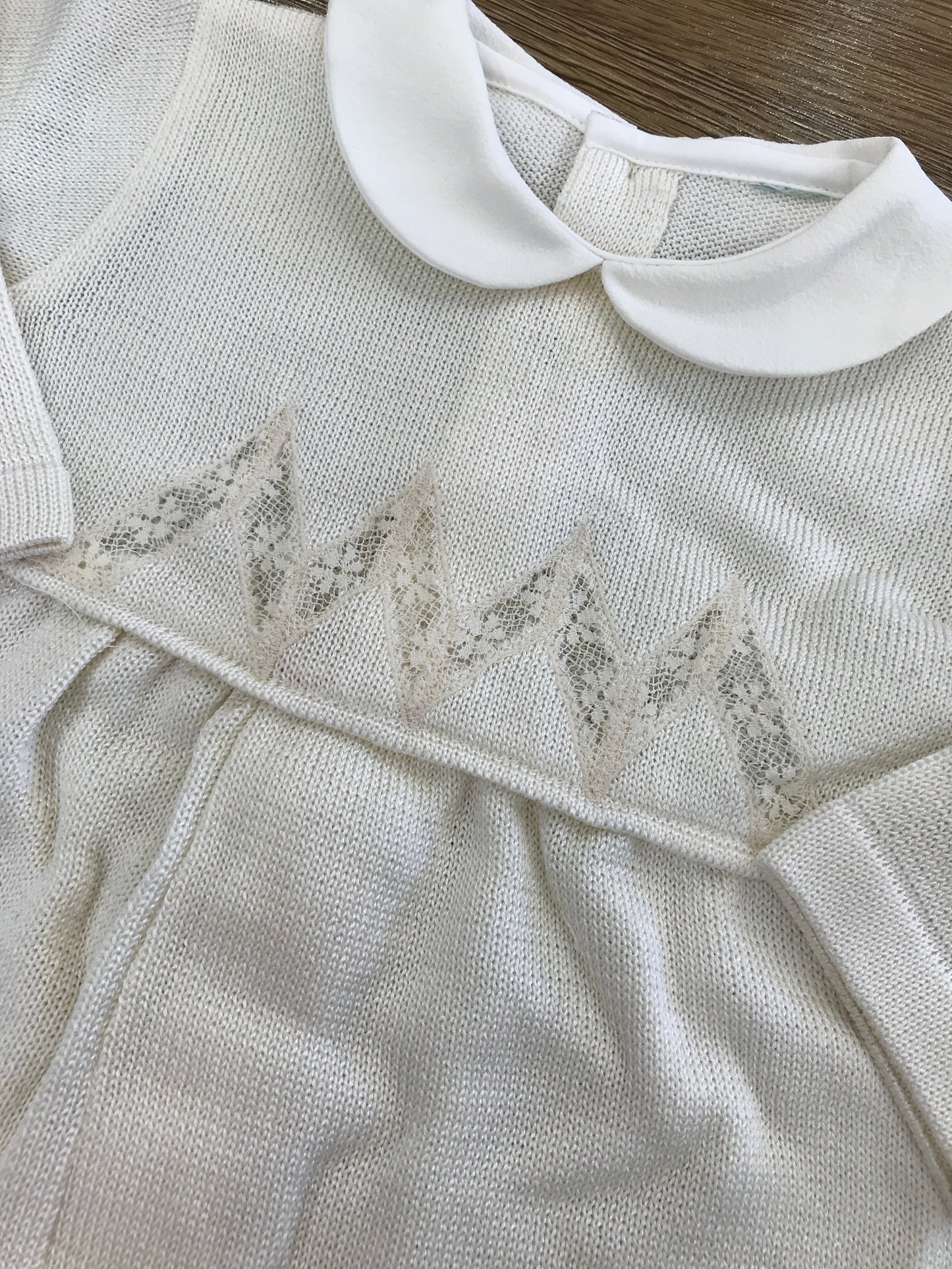 Tutina Ladia panna in filo di cotone con applicazione di valancienne