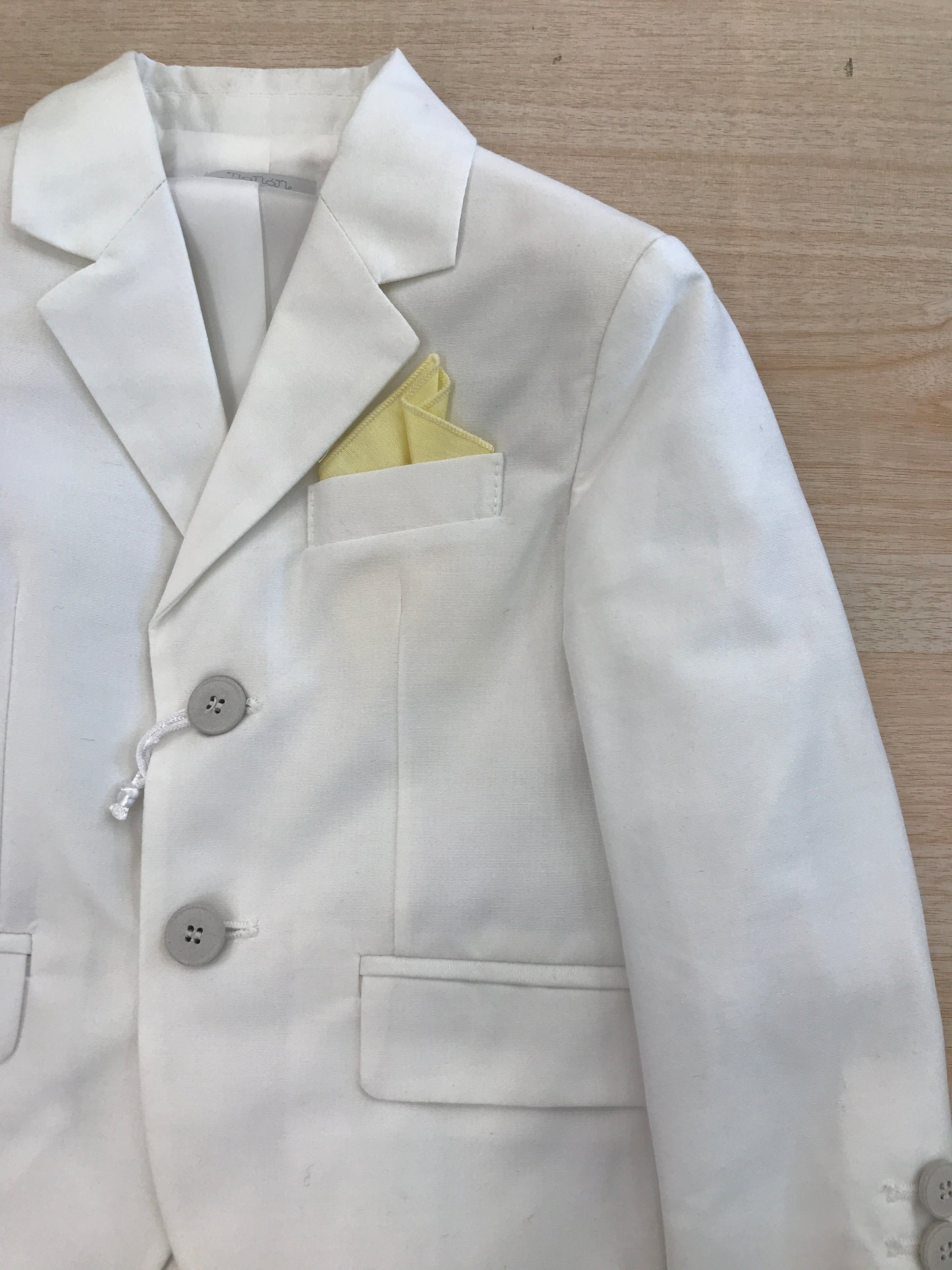 Completo Nanan giacca con pochette gialla pantalone lungo camicia in cotone con cappello bianco