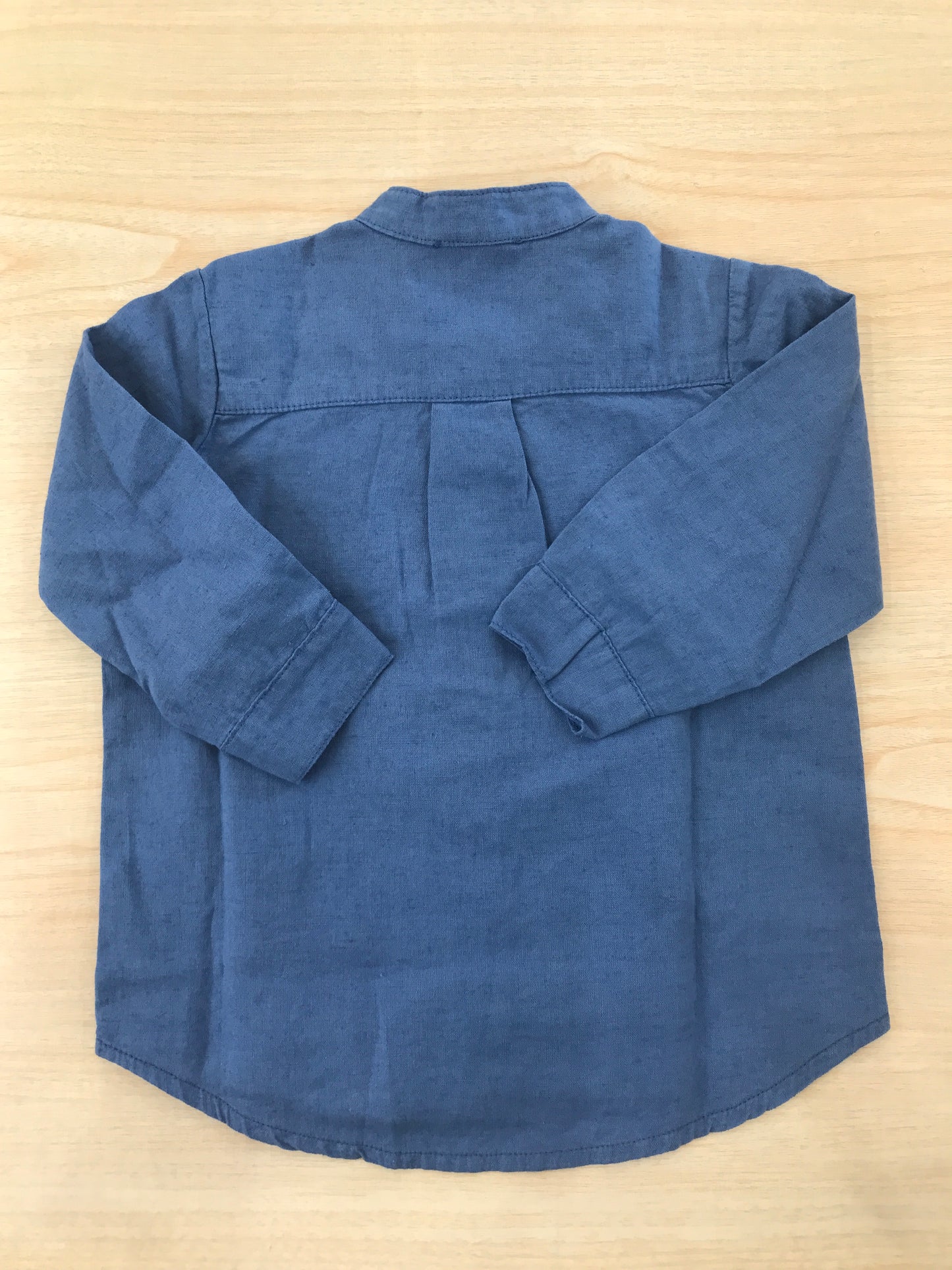 Camicia Jo Milano in lino manica lunga con taschino sul davanti con bottoncini sul davanti