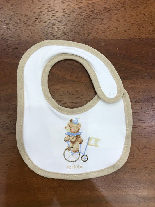 Bavetta Le Bebè in cotone bianco con rifiniture beige ed orsetto centrale