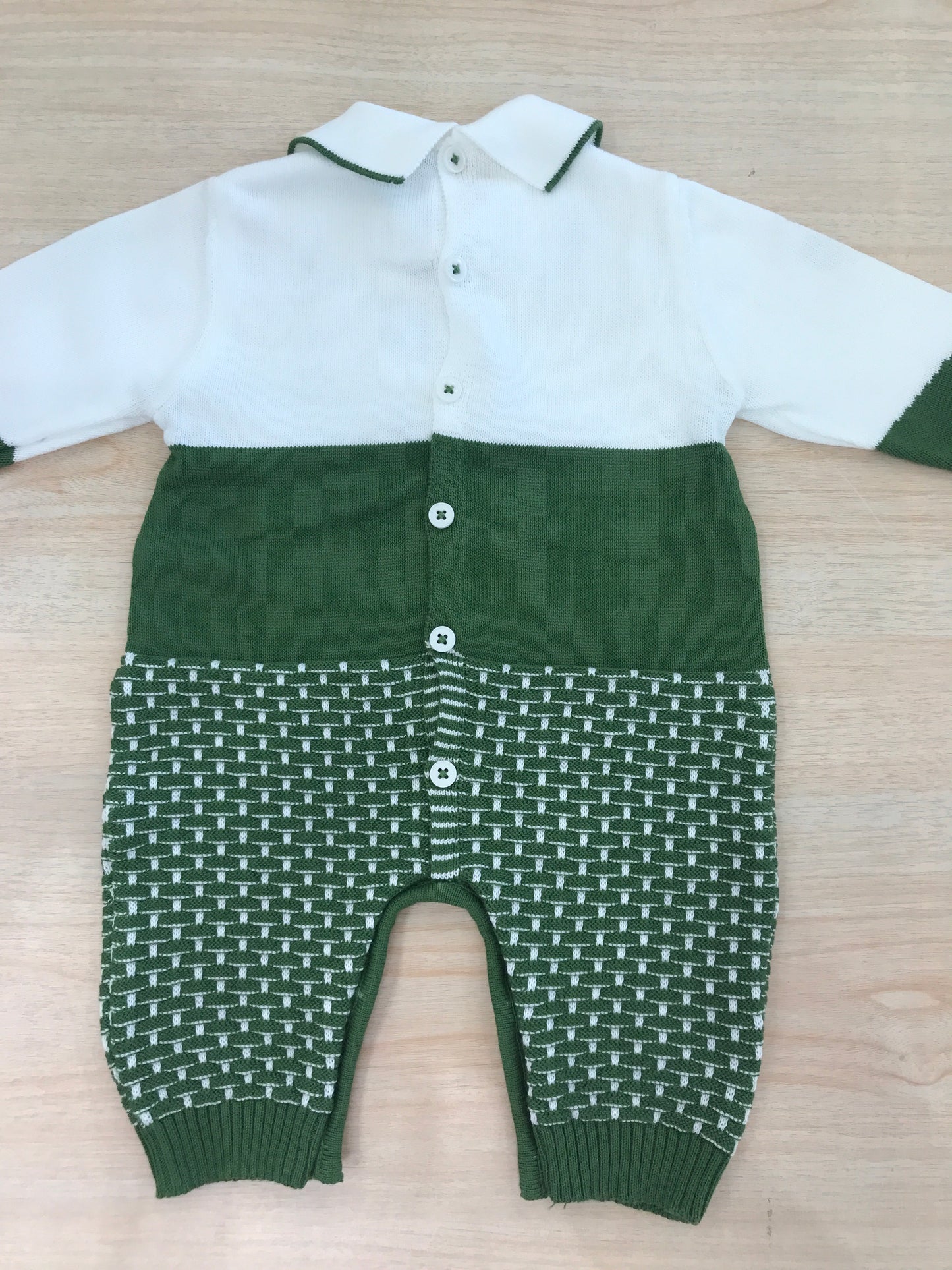 Tutina Colori Chiari in filo manica lunga gamba lunga con rifiniture in verde e bianco