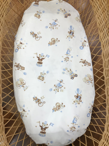 Coperta Le Bebè in cotone bianca e tortora con tre orsetti del circo reversibile sul retro tanti piccoli orsetti del circo