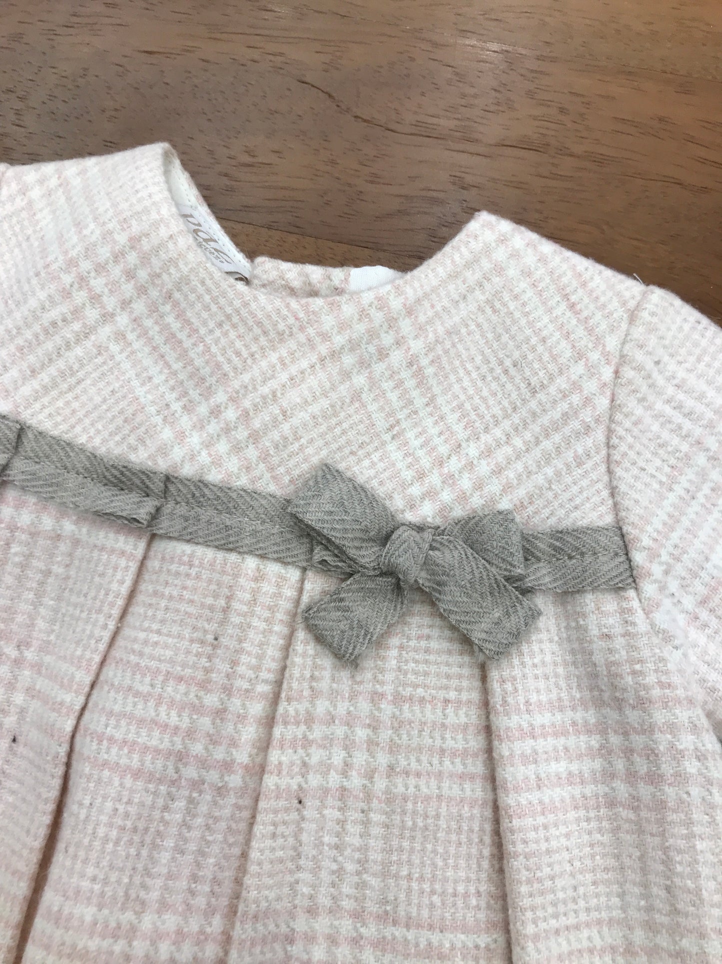 Abitino Paz Rodriguez in caldo cotone mezza manica a quadri in rosa e bianco con fascia tortora e fiocco in vita