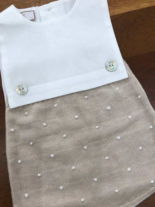 Pagliaccetto Paz Rodriguez in cotone il sopra bianco il sotto in filo tortora con pois bianchi con bottoncini madreperla che uniscono il sopra e sotto