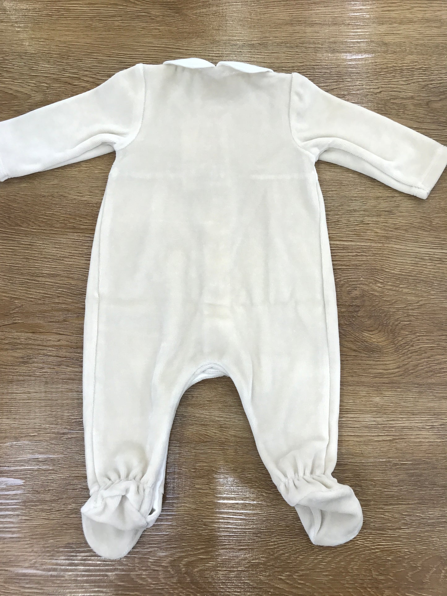 Tutina Paz Rodriguez intera in ciniglia beige con corpetto decorato da finta camicia con ricami