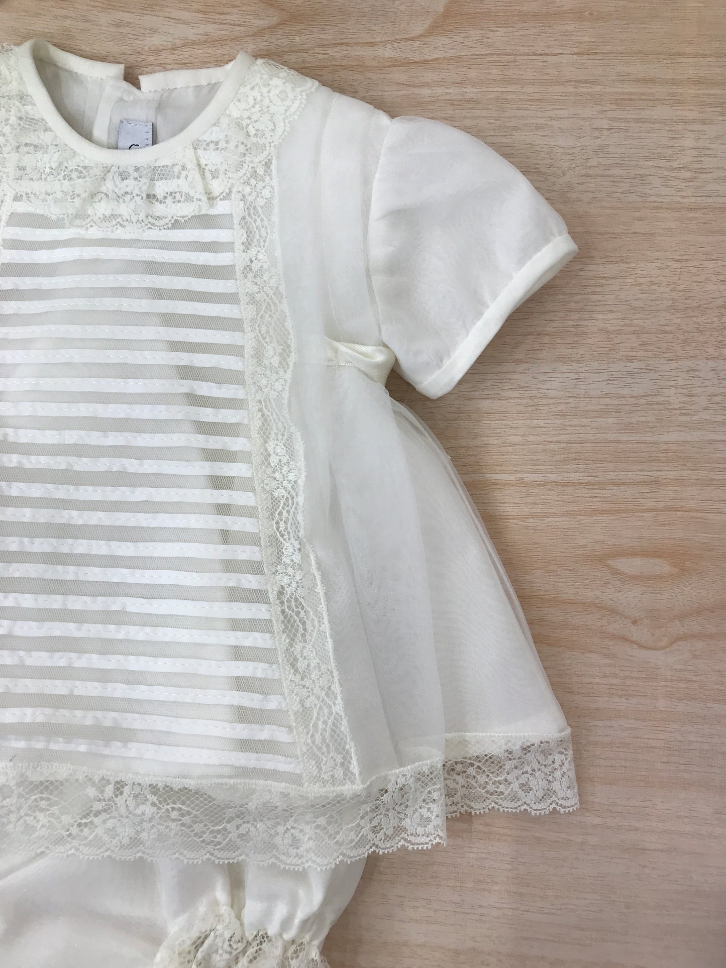 Completo Belan in organza con applicazioni di pizzo casacca con culotte.