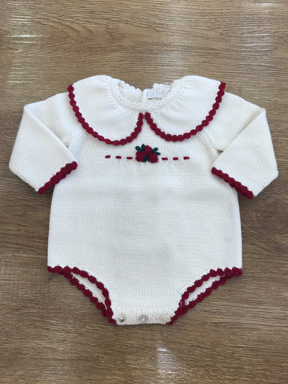 Pagliaccetto Fofettes in lana con rifiniture in rosso e ricamo di rose sul corpetto centrali