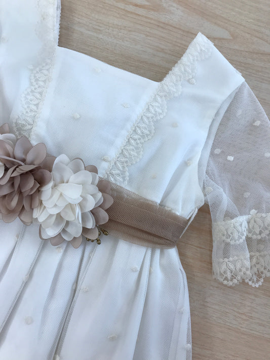 Abito Paz Rodriguez in cotone con tulle con manica velata con rifiniture in pizzo con fascia in vita con fiori