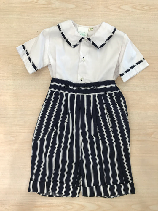 Completo Alles due pezzi camicia mezza manica con ricami blu scuro con bermuda blu a righe