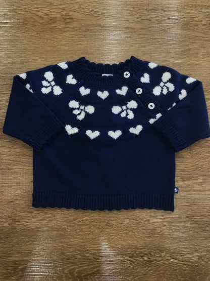 Maglioncino Petit Bateau blu scuro con cuoricini e fiocchetti bianchi ricamati con piccoli bottoncini laterali