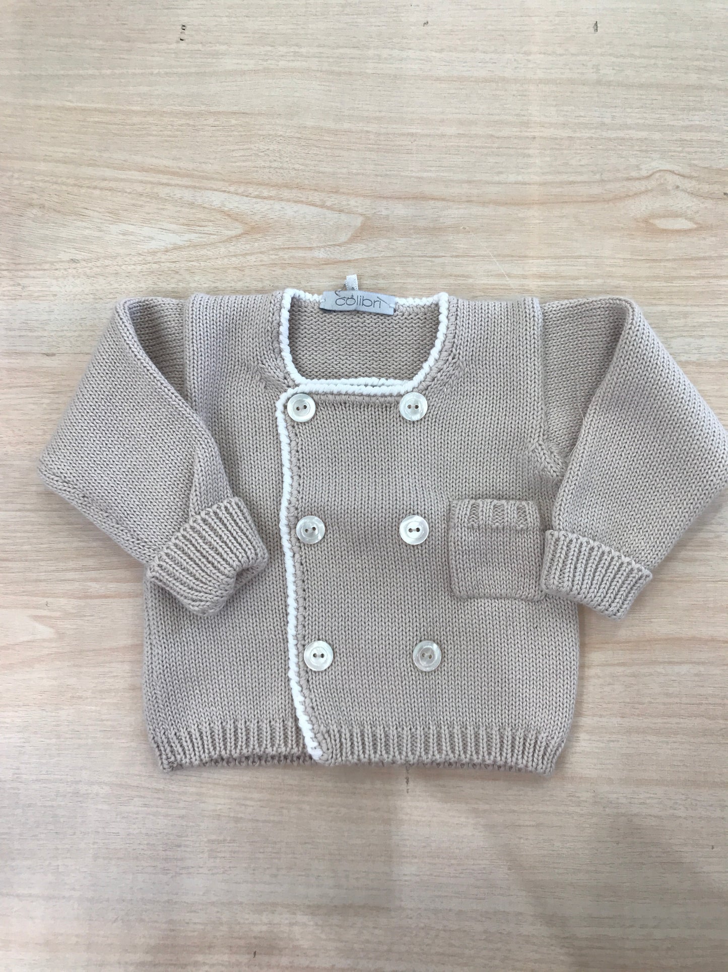 Cardigan Colibrì in filo tortora manica lunga con rifiniture bianche doppiopetto con taschino laterale