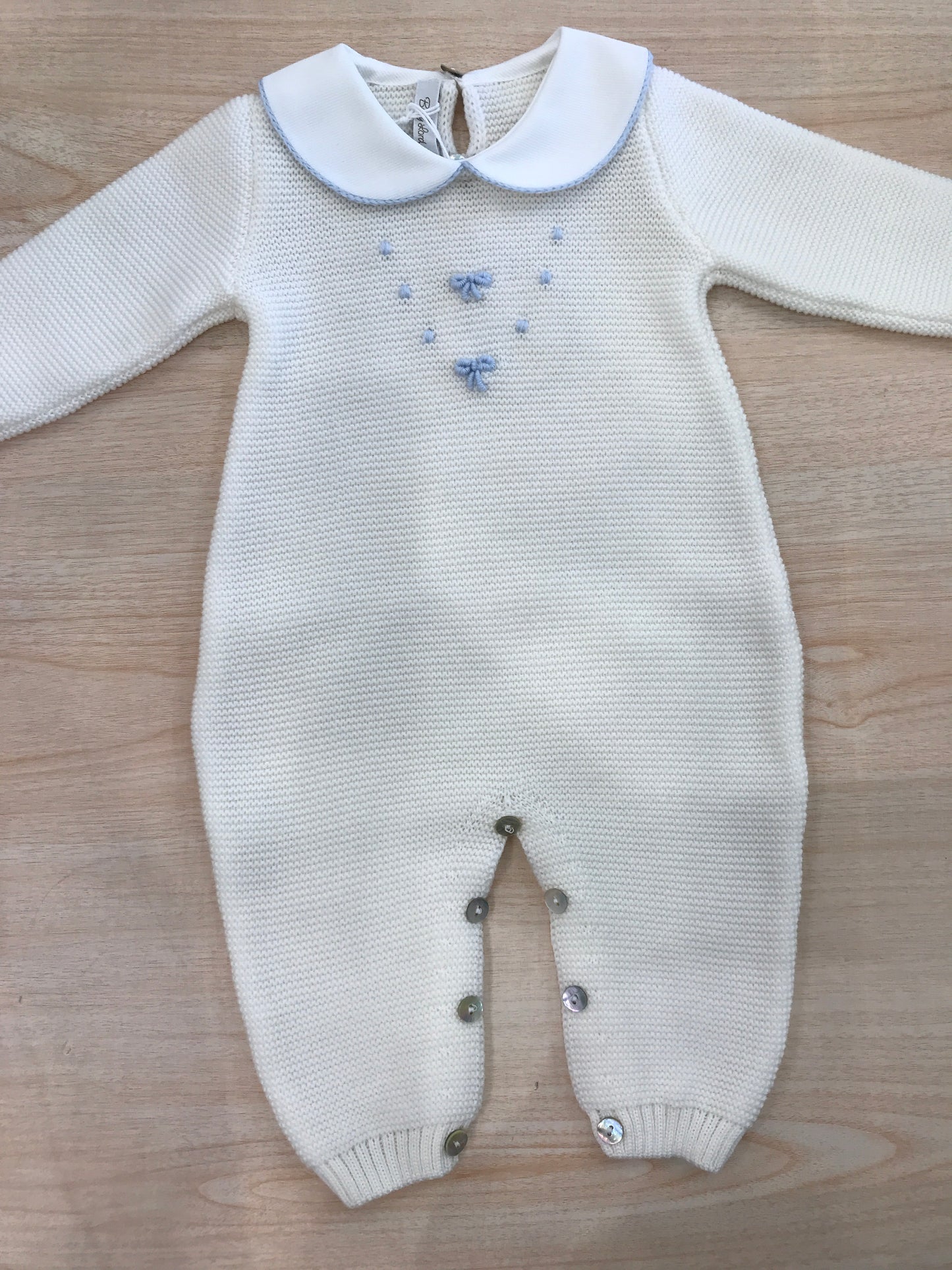 Tutina Baby Lord intera panna con nodi d'amore e pois celesti e colletto rifinito celeste