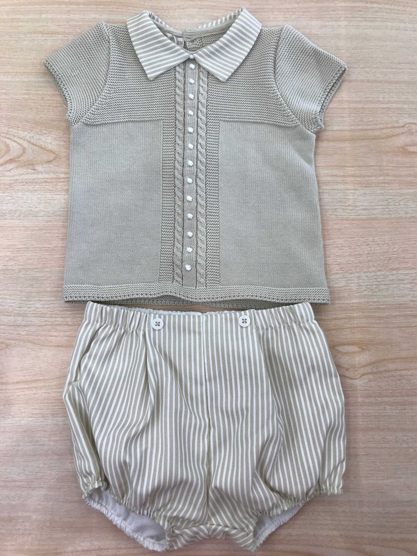 Completo PCS in filo beige due pezzi mezza manica colletto a righe con pois ricamati sul davanti culotte a righe abbinata