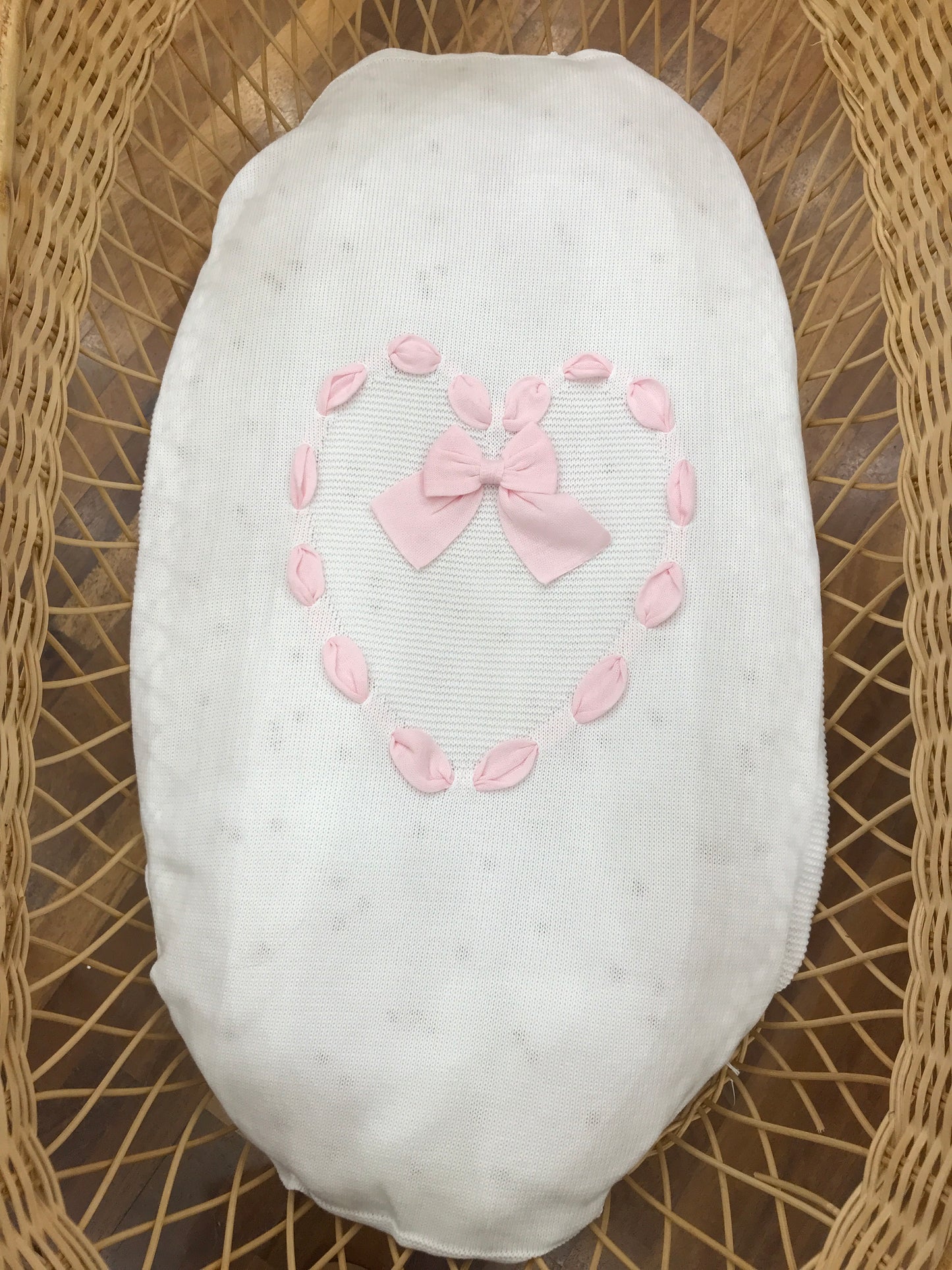 Coperta Baby Lord in filo bianco con cuore passanastro rosa con fiocco applicato al centro