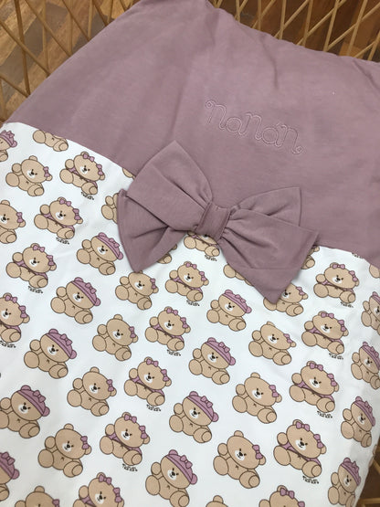 Coperta Nanan in caldo cotone con piccoli orsetti e fiocco