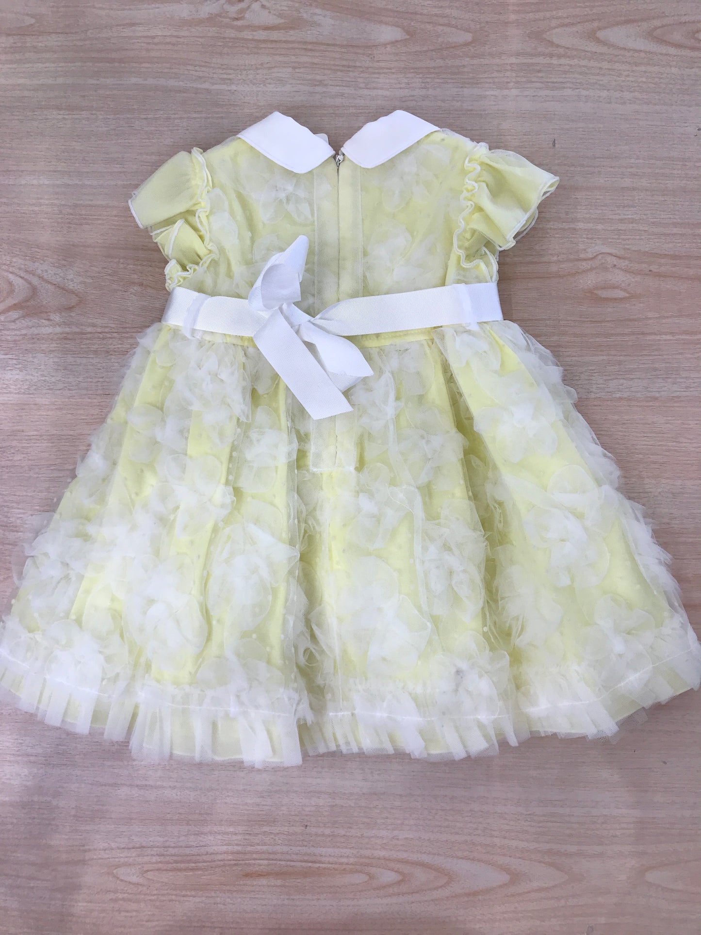 Abito Cielo Blu in cotone manica con rusche con velo di tulle e applicazione di fiocchetti con fascia in vita