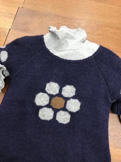 Abitino Juppolà in lana blu mezza manica con pois sulle maniche e bordo centrale una margherita con maglietta grigia in caldo cotone manica lunga