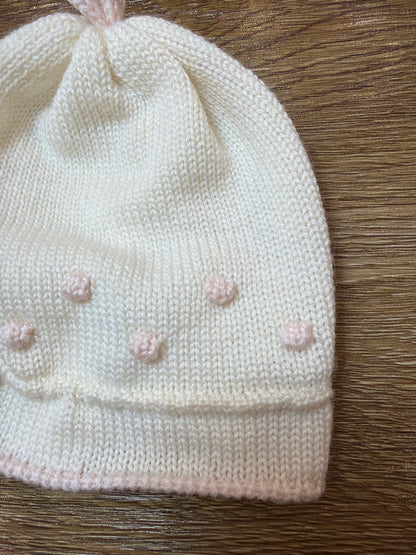 Cappello Piccola Giuggiola in lana panna con pois rosa in rilievo
