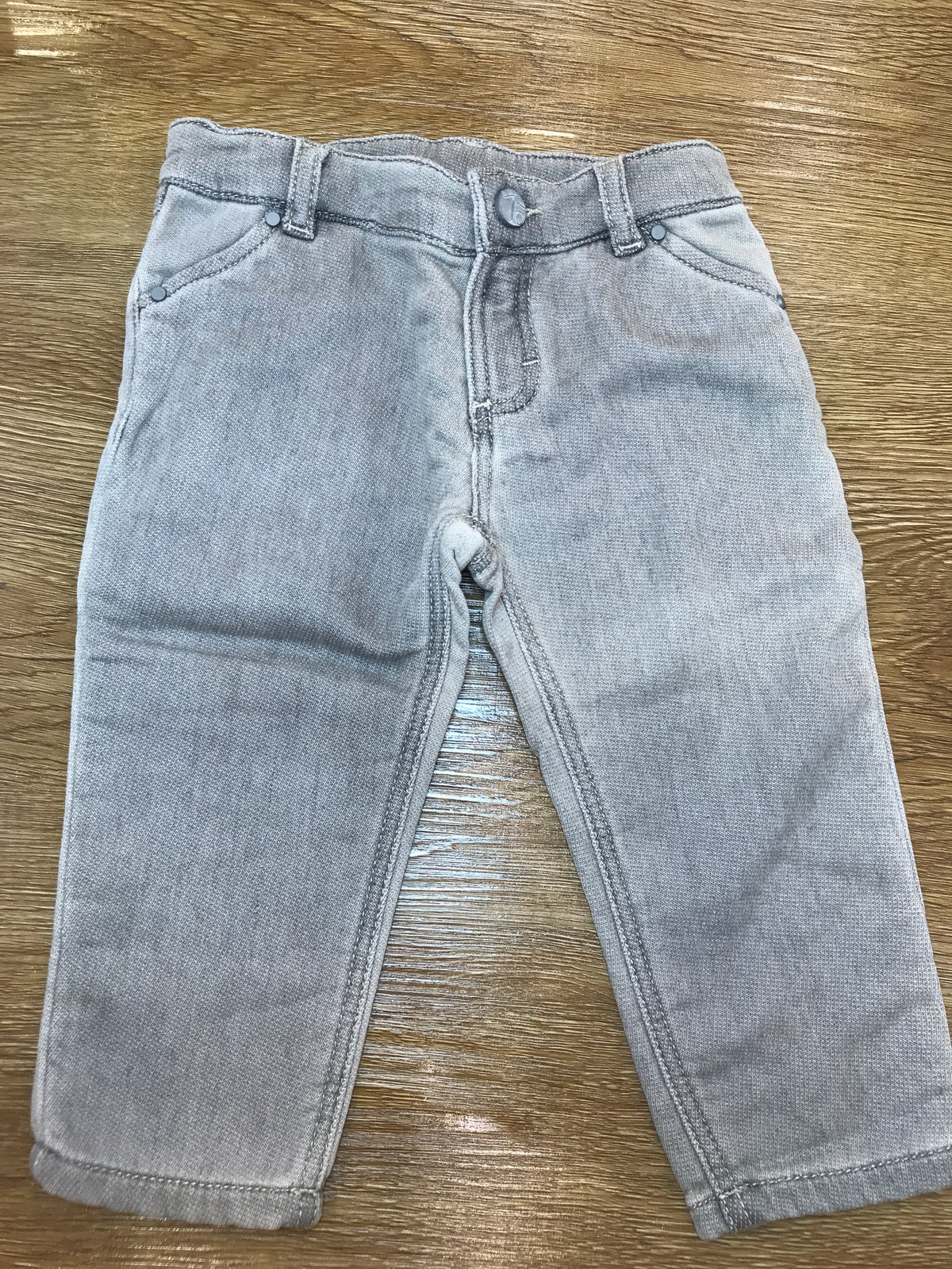 Pantalone Maperò in jeans grigio con tasche sul davanti e sul retro