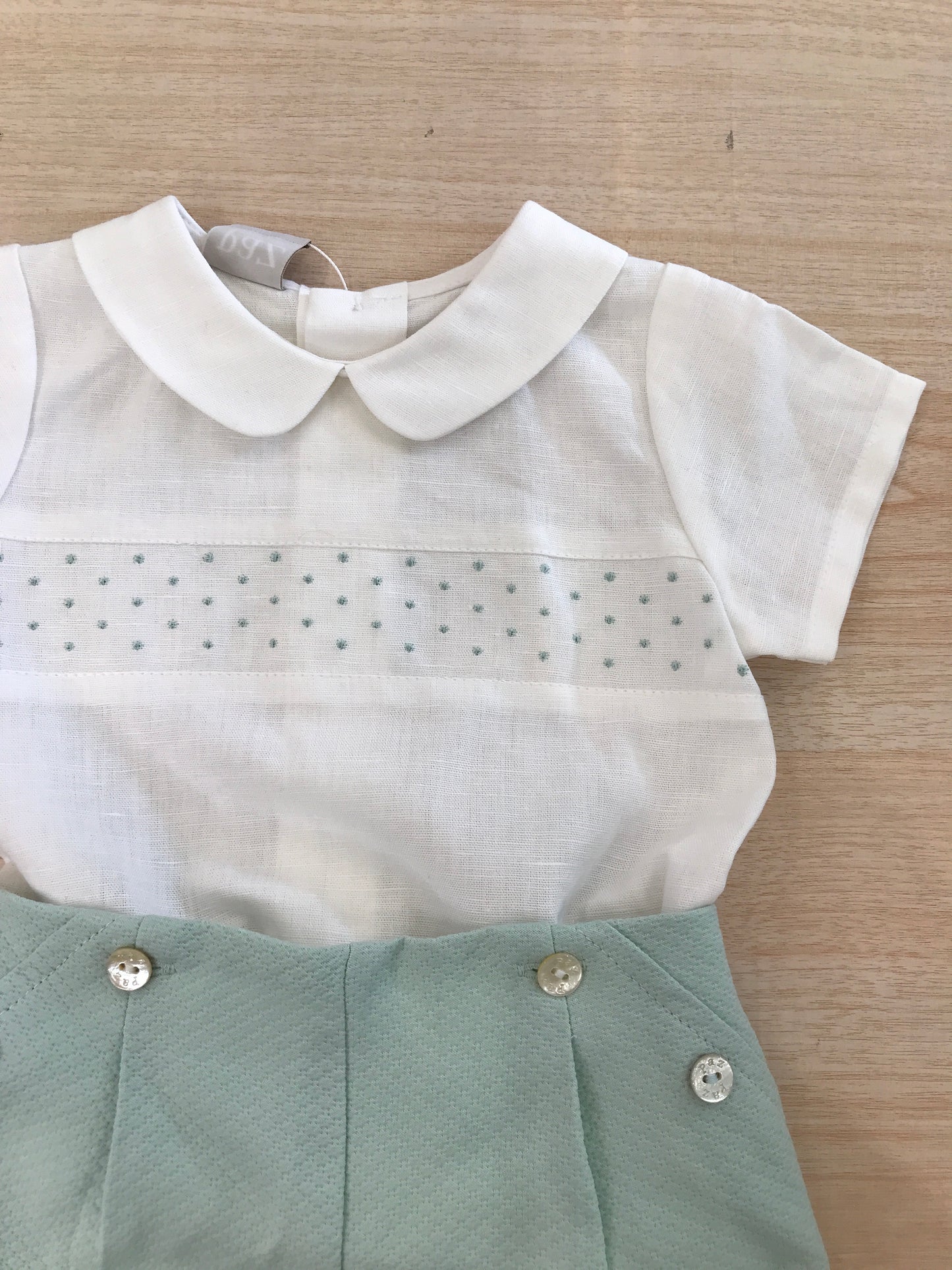 Completo Paz Rodriguez in cotone camicia mezza manica con corpetto lavorato con pois verdi con pantalone corto verde