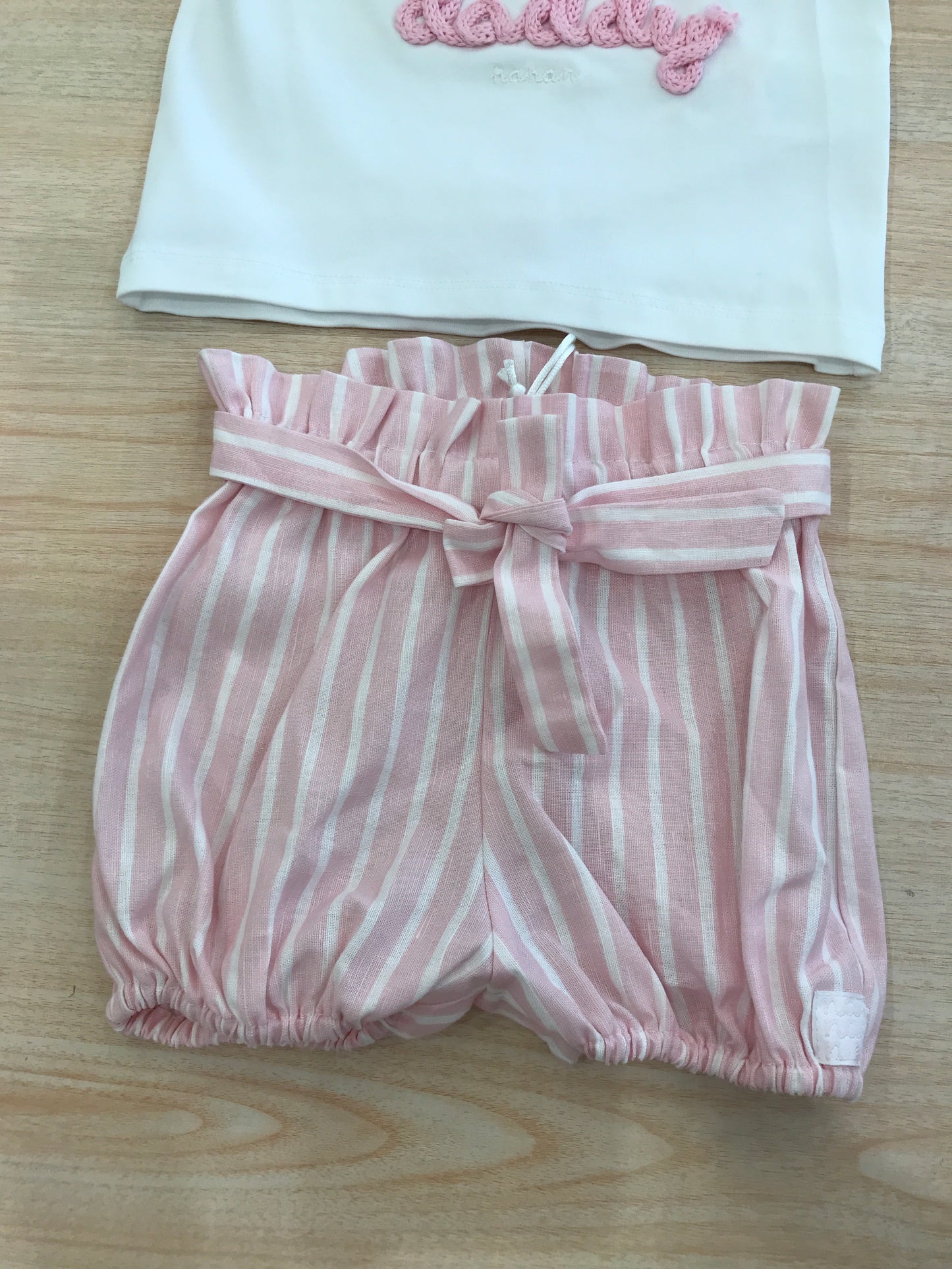 Completo Nanan in cotone t-shirt bianca con scritta rosa in rilievo con pantalone a righe bianche e rosa