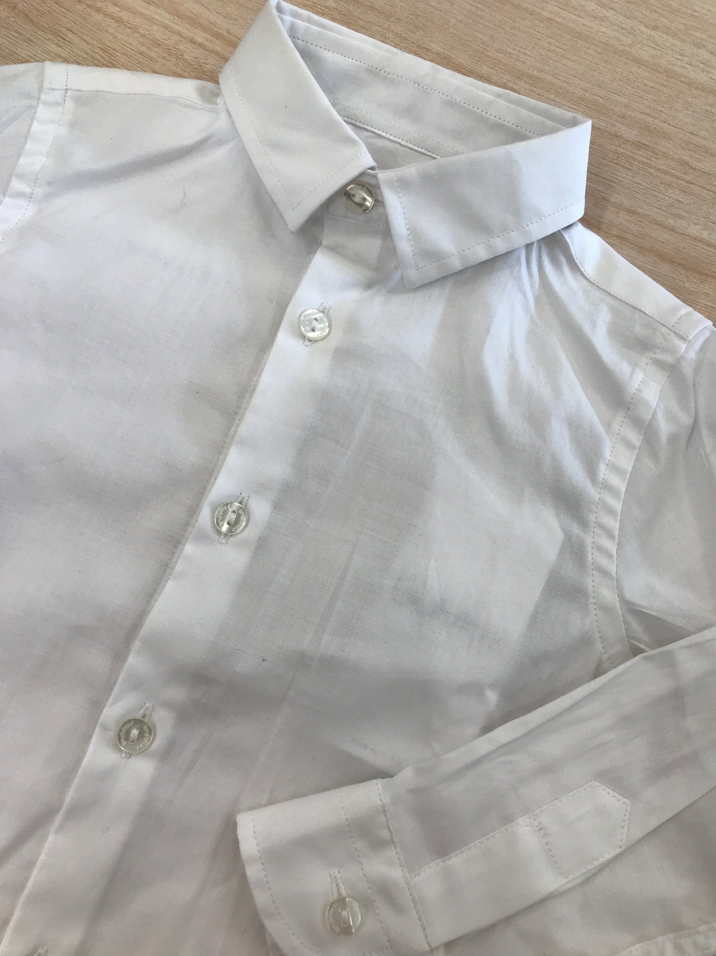 Camicia Byblos in cotone manica lunga con colletto a punta con bottoncini sul davanti