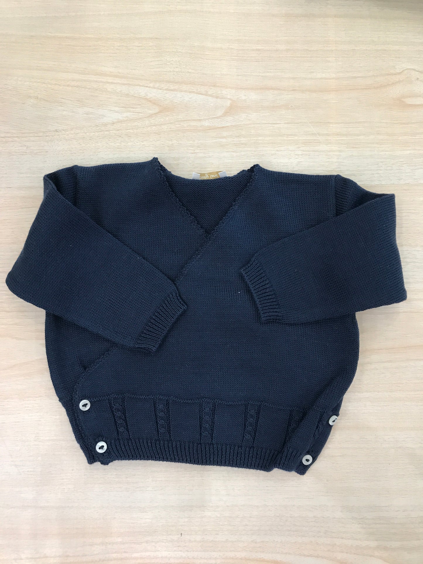 Cardigan Baby Lord in filo blu scuro ad incrocio bucherellato