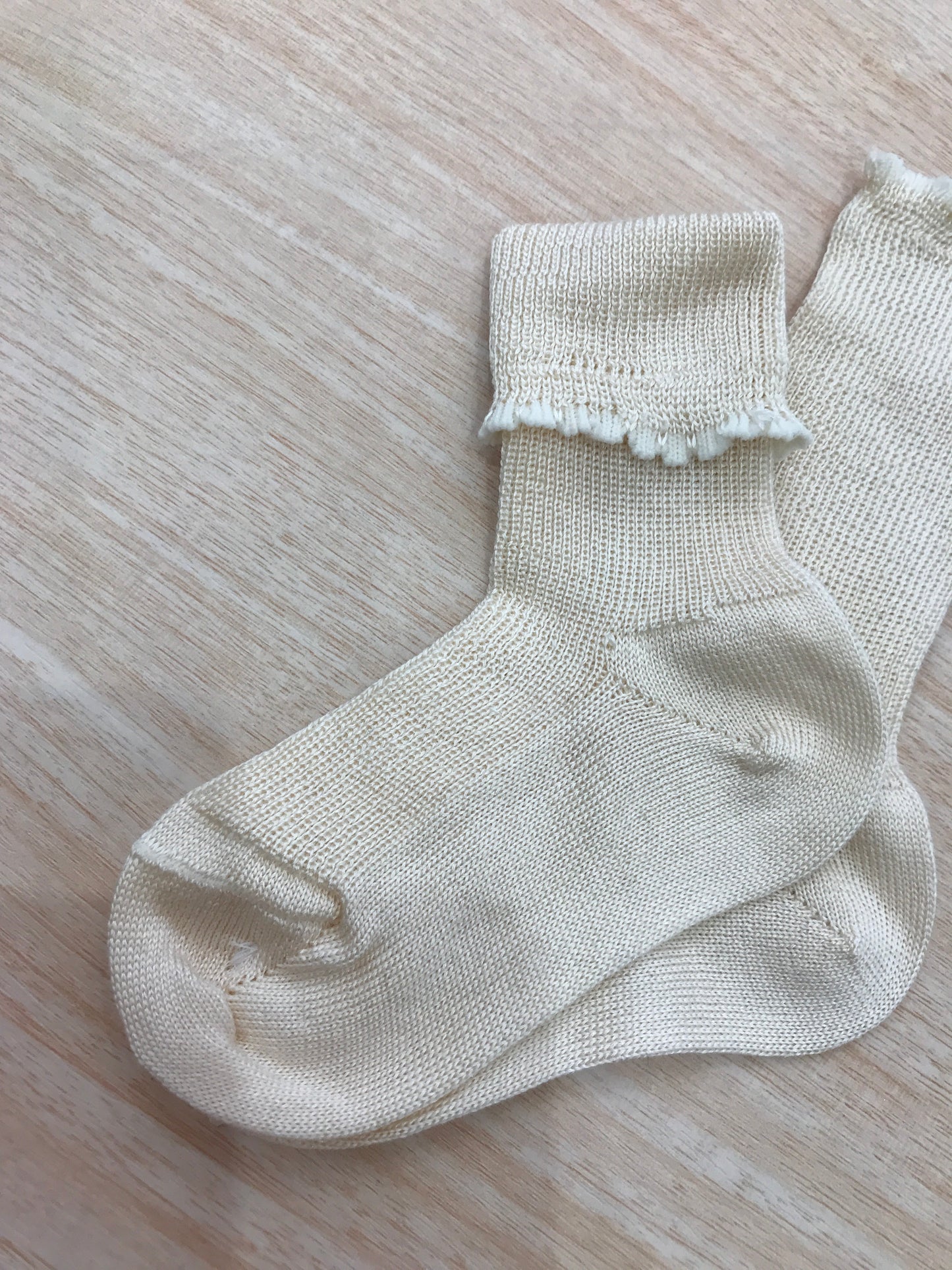 Calzino Ivory avorio in filo con smerlo panna al bordo