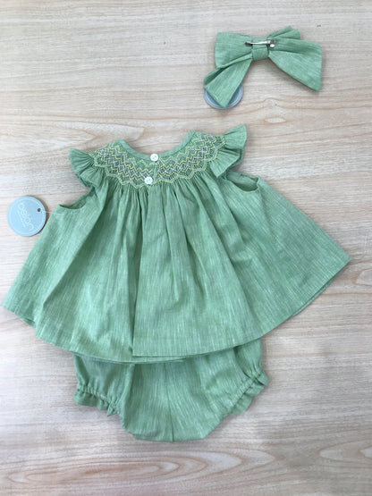 Completo Belan in cotone verde due pezzi abitino smanicato con lavorazione sul corpetto culotte abbinata