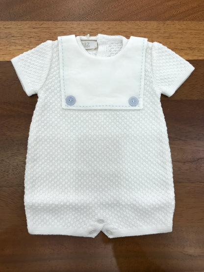 Pagliaccetto Paz Rodriguez in filo bianco mezza manica collo con finto bavaglino in lino bianco con dettagli celesti