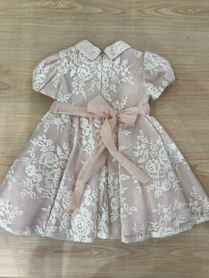 Abito Cielo Blu in cotone rosa mezza manica con strato in tulle rifinito da pizzo con fiore al centro