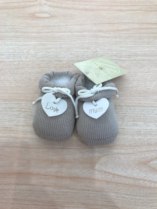 Babbucce Story Loris in filo tortora con risvolto con fiocchetto e cuore sul davanti "love mum"
