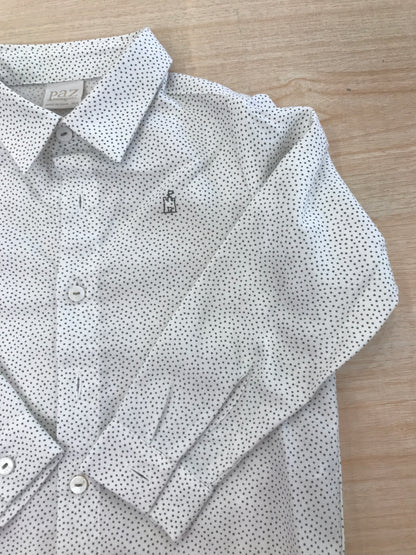 Completo Paz Rodriguez pantalone lungo grigio con camicia bianca a pois con cardigan grigio in lana