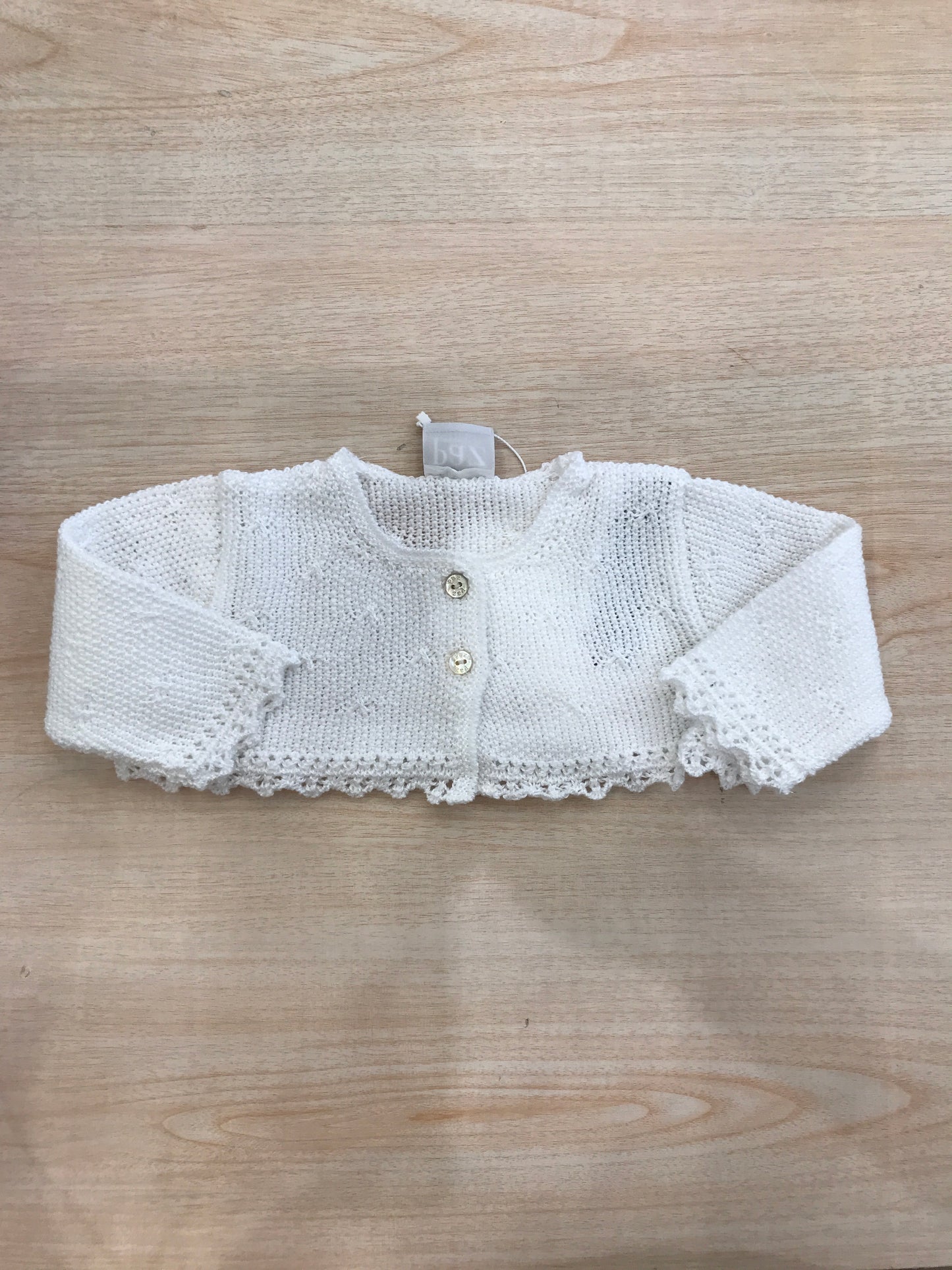 Cardigan Paz Rodriguez in filo bianco smerlato e due bottoni sul davanti