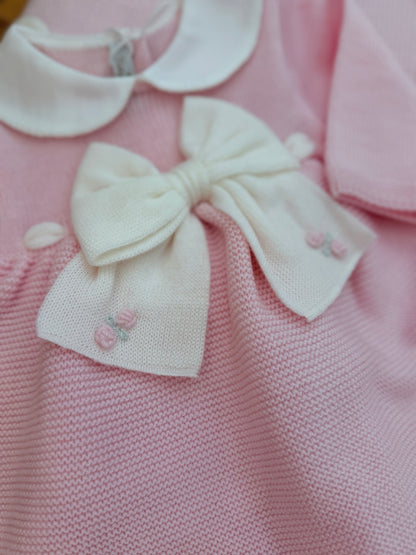 Coordinato nascita Baby Lord in pura lana con due pezzi con fiocco e rosselline ricamate a mano con babbucce, cuffia e cappellino