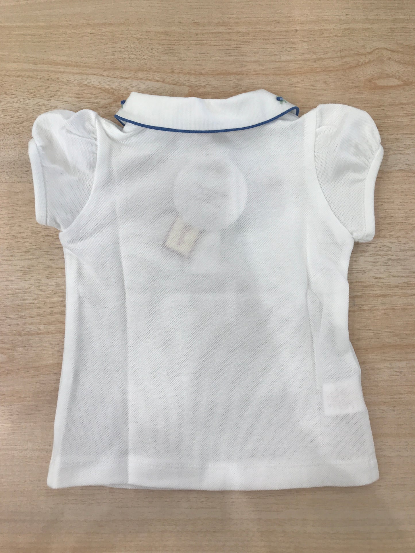 T-Shirt Les Enfants de Gisele in cotone mezza manica a sbuffo con colletto dal profilo blu con roselline ricamate su di esso