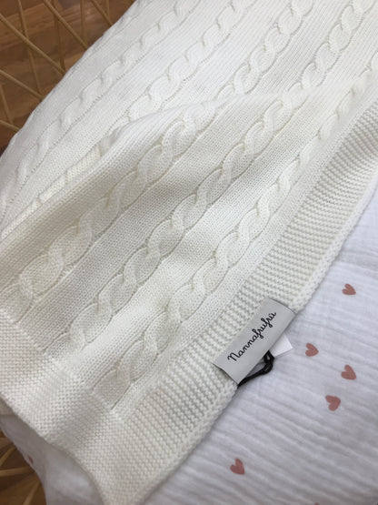 Coperta Nannafrufru in lana con lavorazione di trecce su tutt'essa